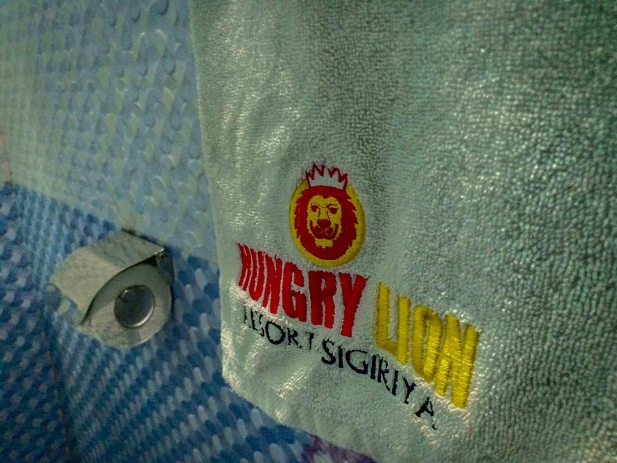 ホテル Hungry Lion シギリヤ エクステリア 写真